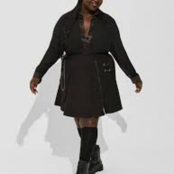 Torrid Refined Crepe Skater Skirt Zipper Chain Buckle Detail - Picture 2 of 12